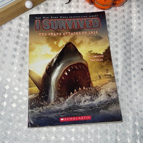 I Survived: The Shark Attacks of 1916 by Lauren Tarshis. - Picture 2 of 4